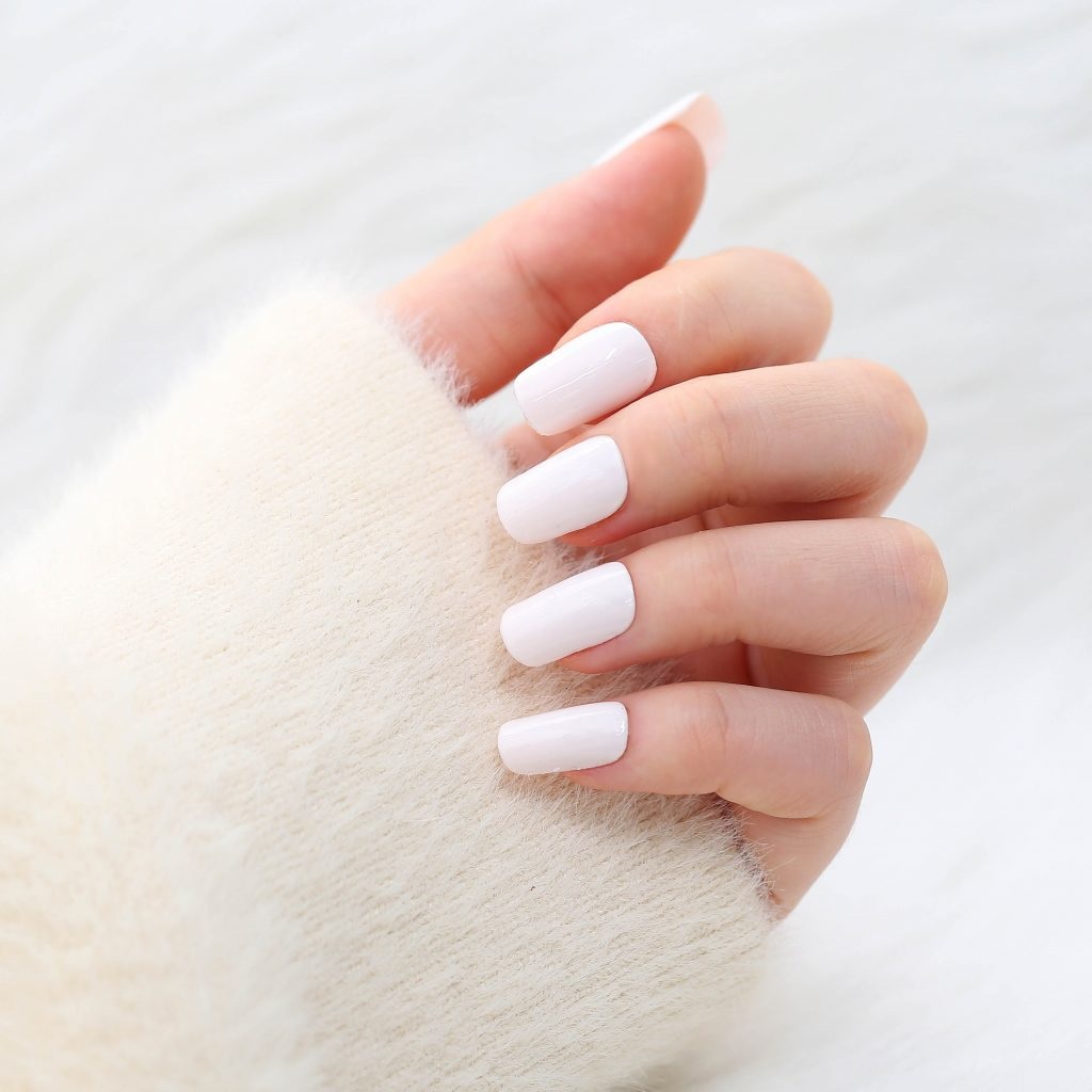 7 Dip Powder Nail Color Tips for Working Ladies